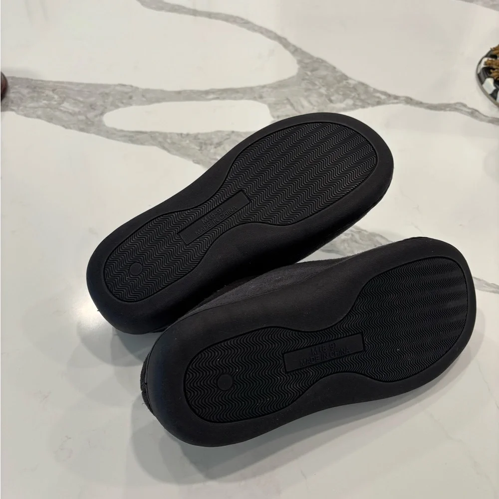 NWT Hanes Men's Black Memory Foam Slippers‎